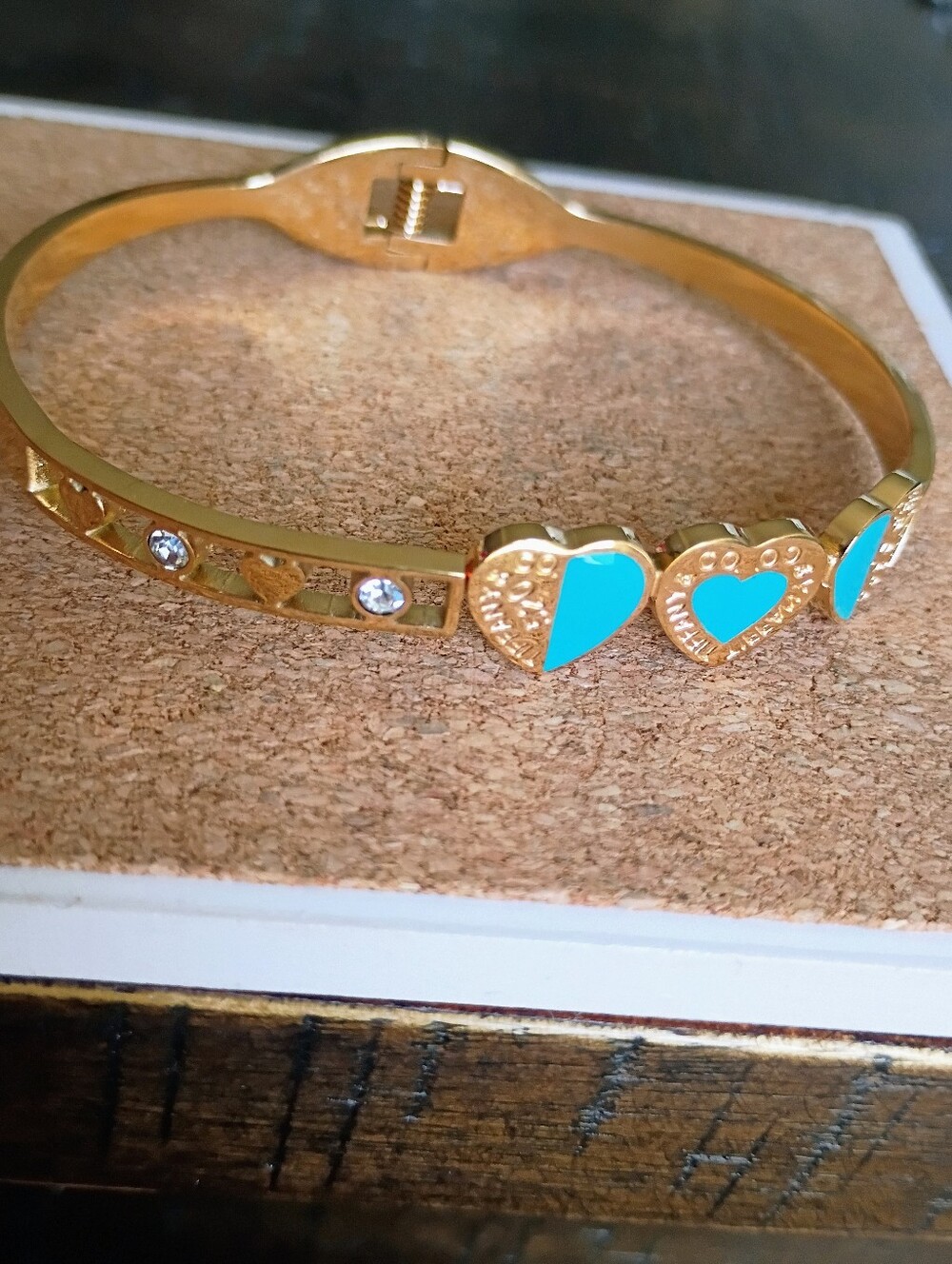 New Gold Tone Bracelet with Turquoise Heart Accents